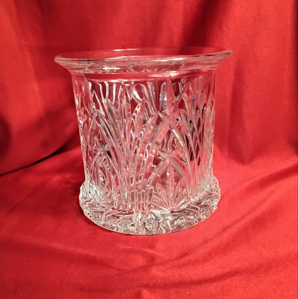Vintage Starburst Bucket ~ Heavy Glass Scalloped Bottom